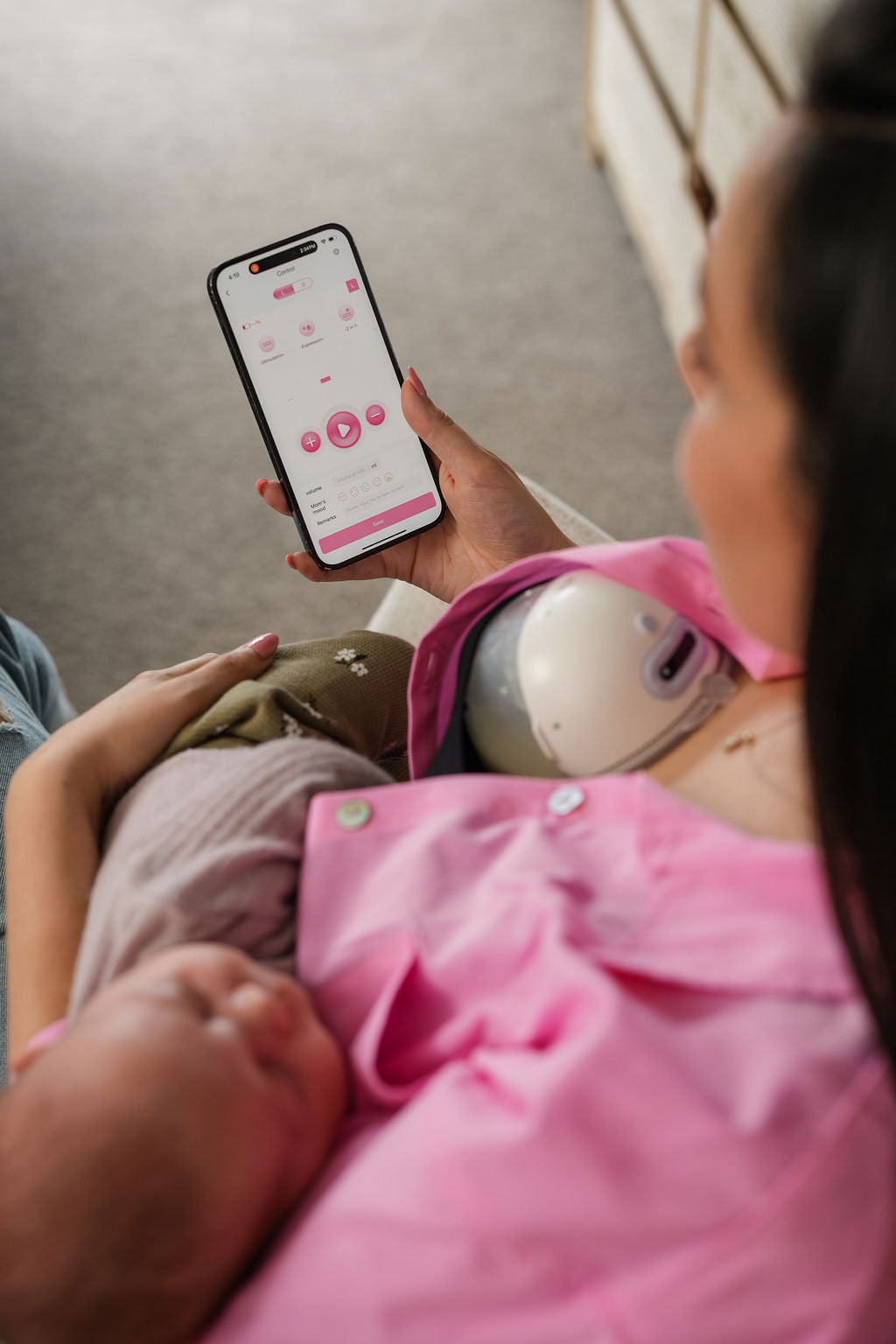 App Connected Wearable Breast Pump